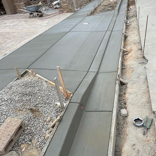 concrete curb installation